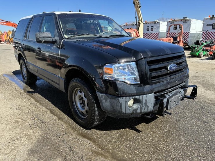 2012-ford-expedition-xlt-image-2