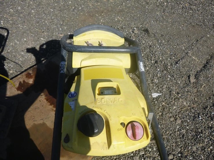 2015-bomag-bt65-image-7