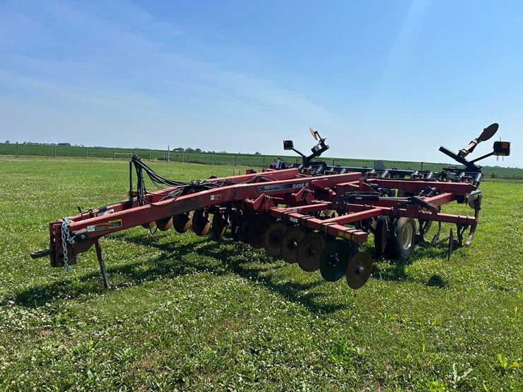 case-ih-730b-ecolo-tiger-ripper-image-7