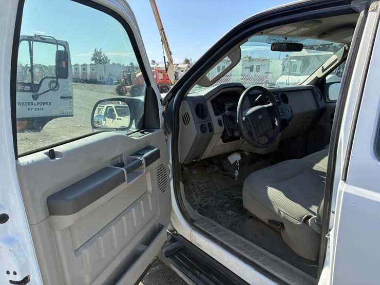 2008-ford-f250-image-14