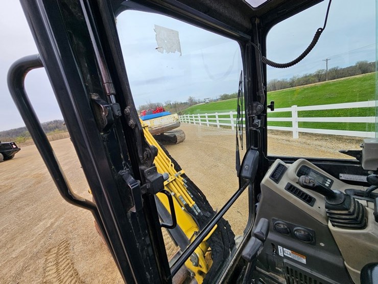 yanmar-vio35-image-38