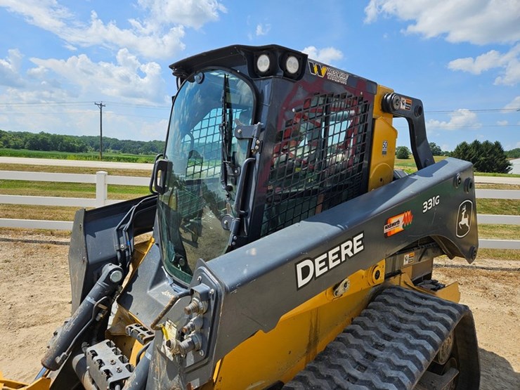deere-331g-image-12