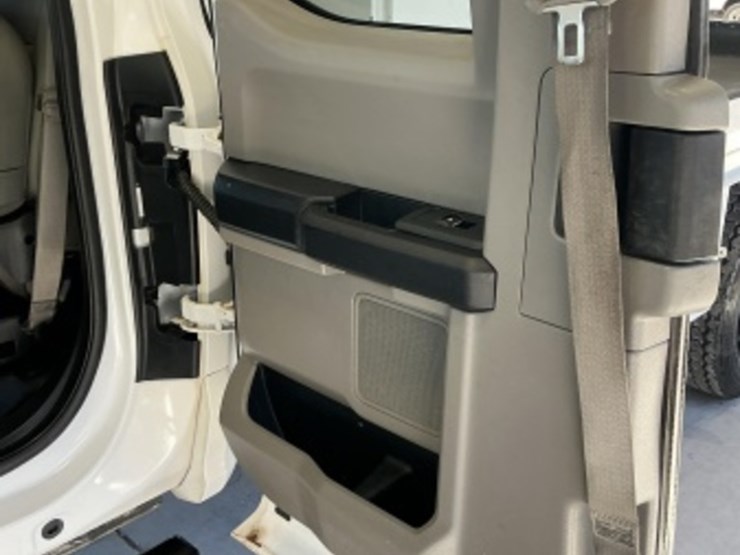 2019-ford-f550-image-31
