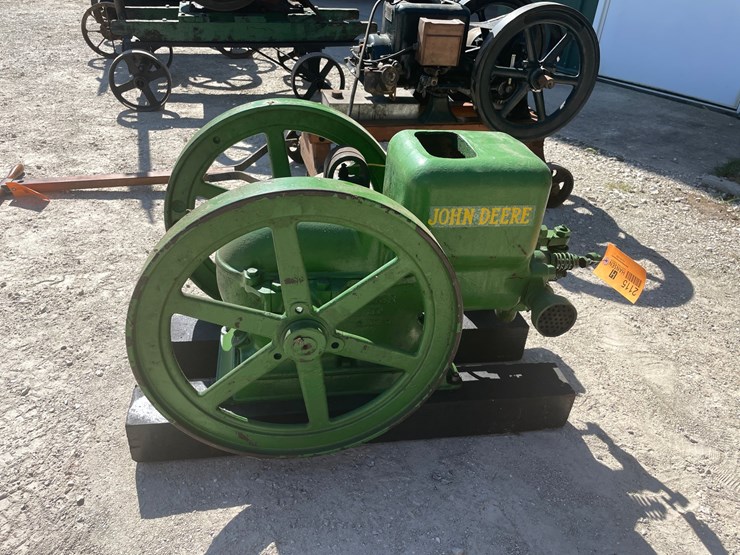 #2115-•-1-1/2-hp-john-deere-model-e-gas-engine-image-2