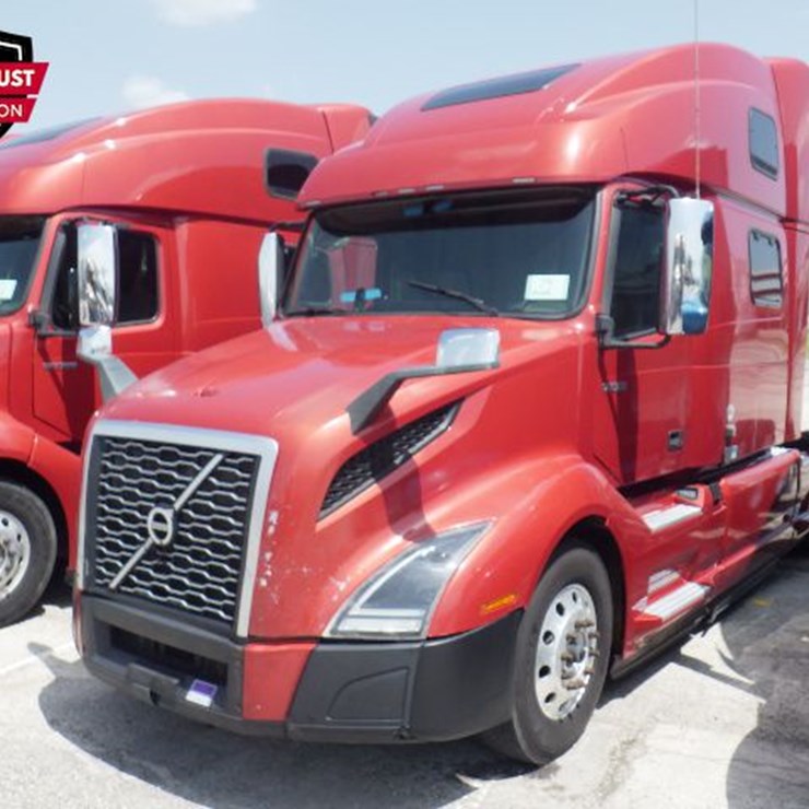 2023 VOLVO VNL860
