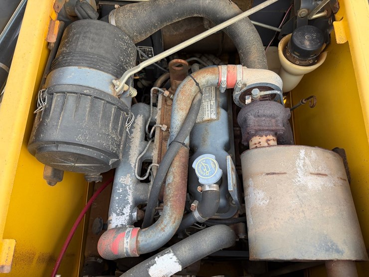 #4069-•-new-holland-ls180-wheeled-skid-steer-image-41