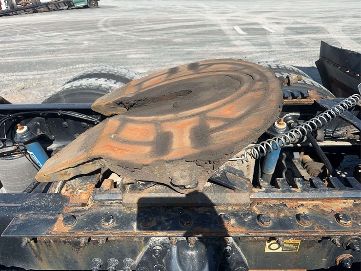 2022-kenworth-t680-image-17