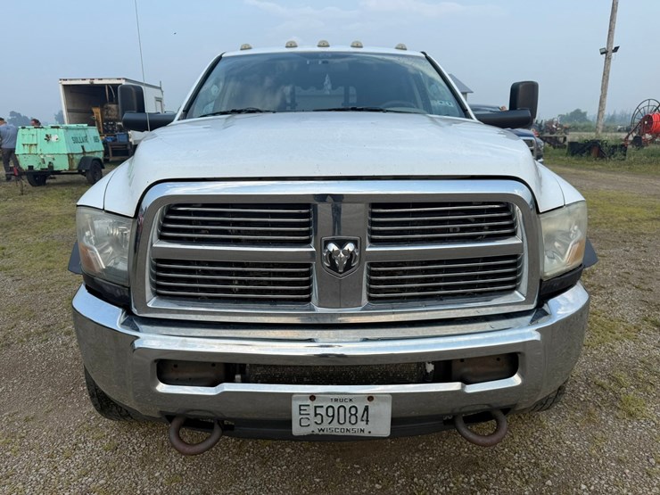 2011-dodge-3500-image-8