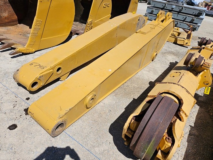 caterpillar-15-image-7