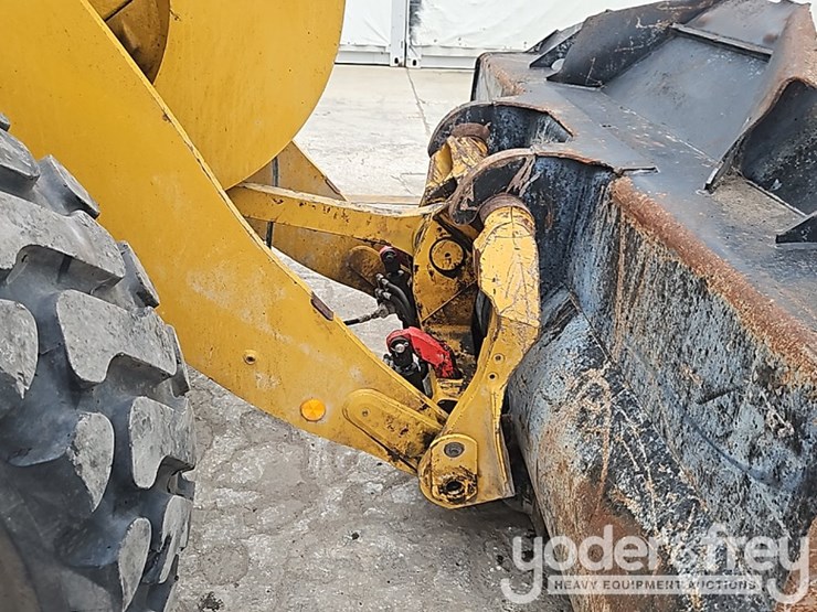 2020-caterpillar-938m-image-12