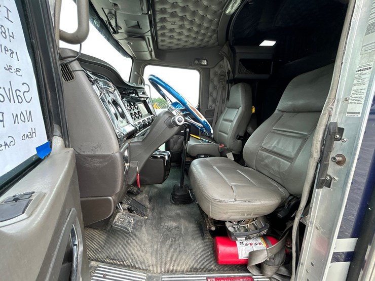 2017-kenworth-t660-image-58