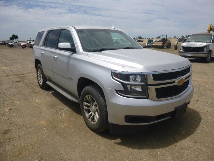 2015-chevrolet-tahoe-image-3