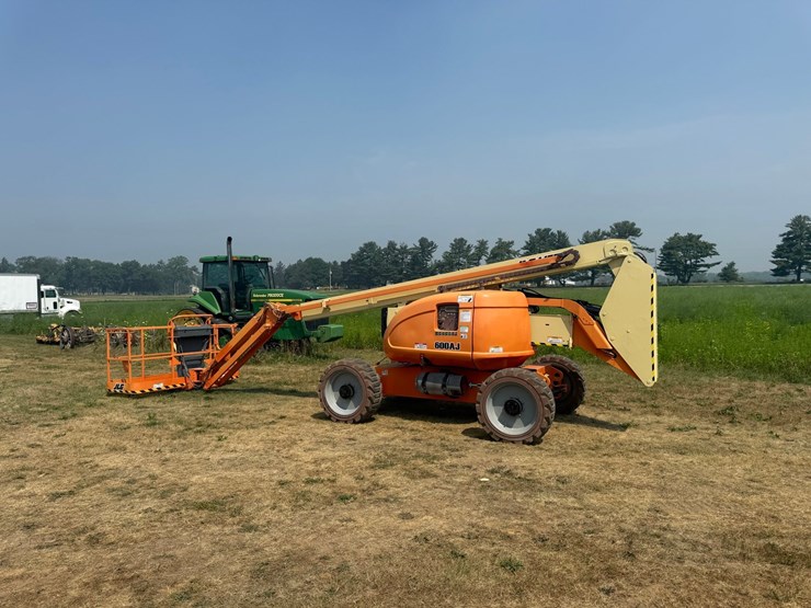 2012-jlg-600aj-image-2
