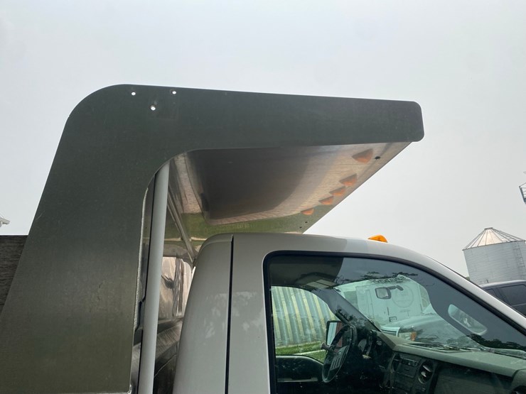 2011-ford-f550-image-29