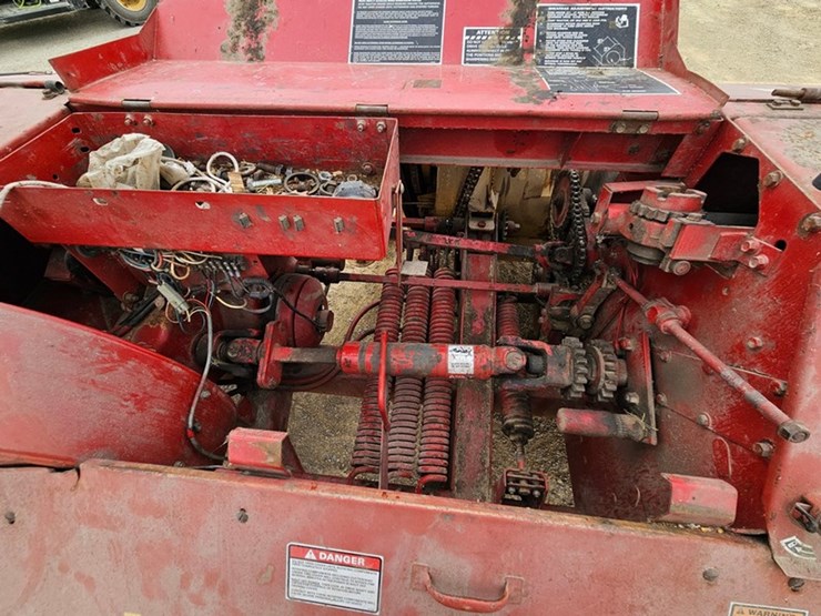 new-holland-900-image-24
