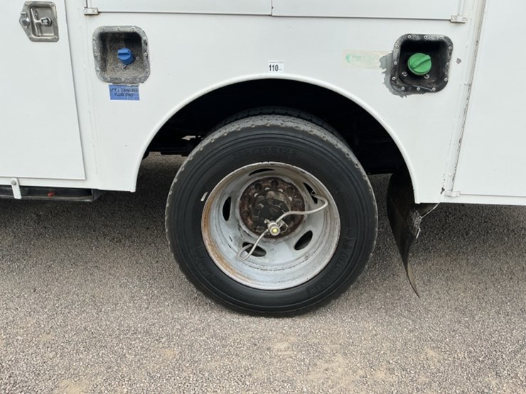 2015-ford-f550-image-8