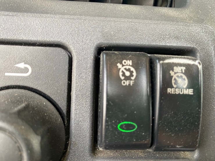 2019-peterbilt-579-image-79