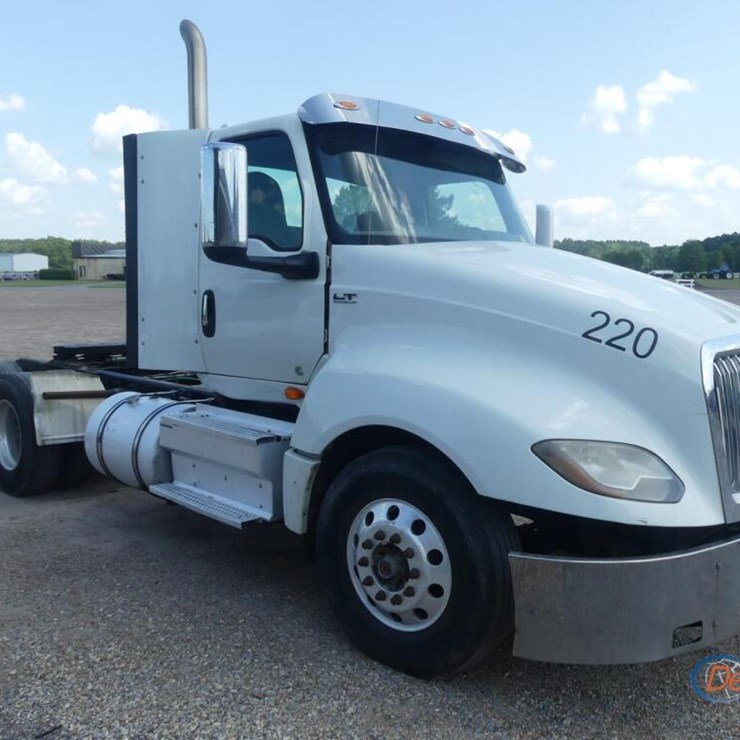 2018 INTERNATIONAL LT