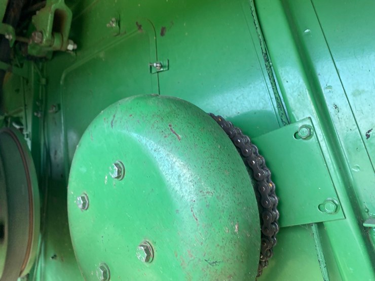 john-deere-4420-combine-image-36