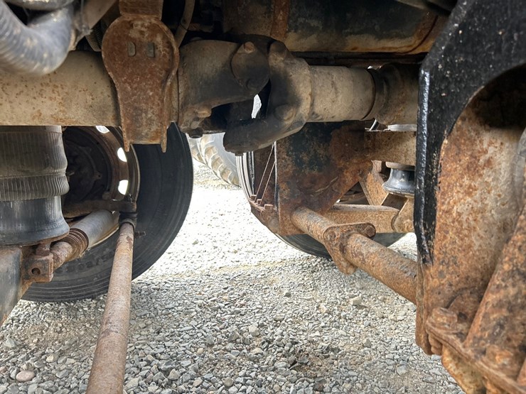 2000-caterpillar-c12-image-32