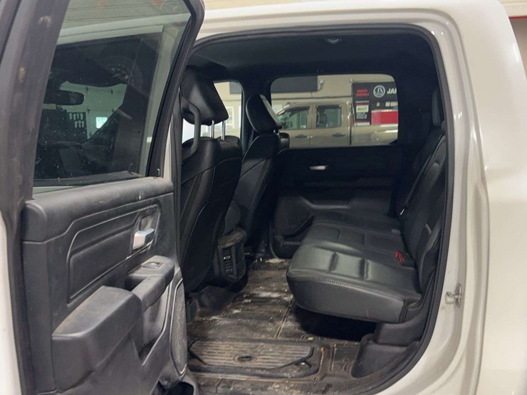 2022-dodge-1500-image-11