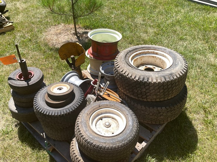 #2182-•-pallet-of-lawn-tractor-tires-image-4