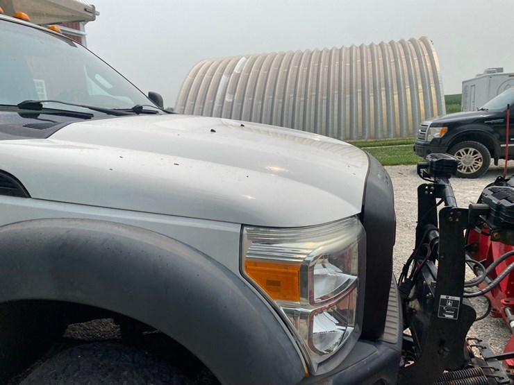 2011-ford-f550-image-18