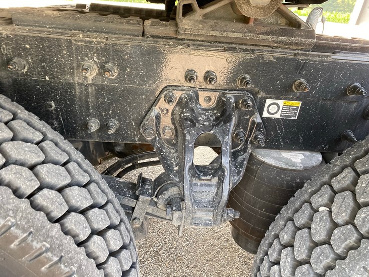 2019-peterbilt-579-image-24