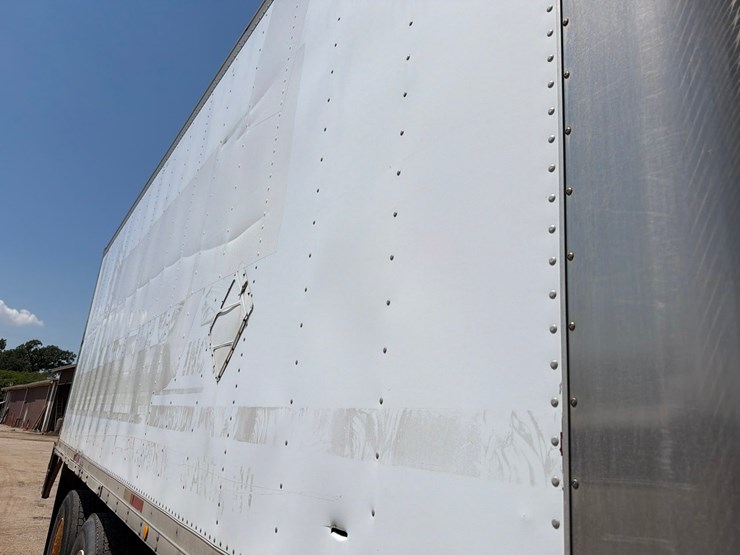 2000-freightliner-fl80-image-20