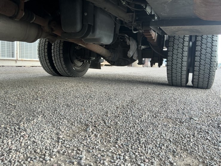 2015-ford-f550-image-31
