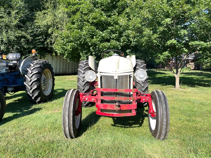1952-ford-8n-image-2