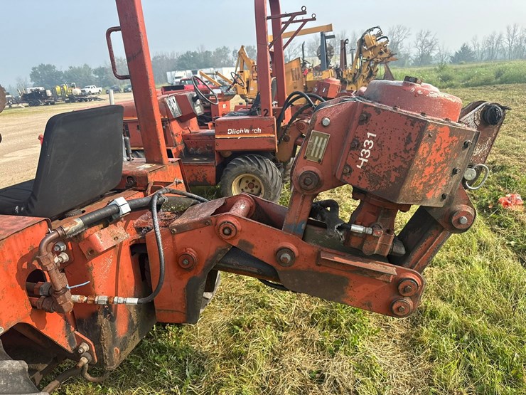 ditch-witch-3700dd-image-31