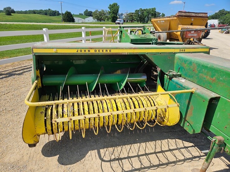 john-deere-346-image-16