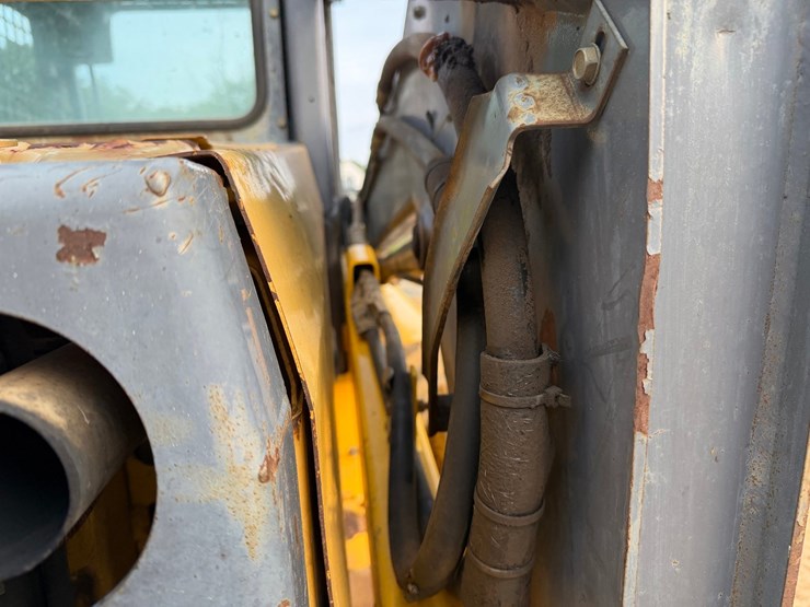 #4069-•-new-holland-ls180-wheeled-skid-steer-image-30