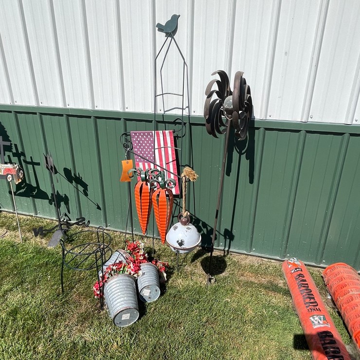#2151 • Various Metal Yard Decorations