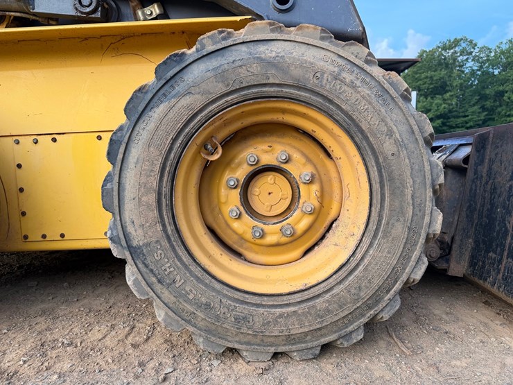 #4069-•-new-holland-ls180-wheeled-skid-steer-image-70