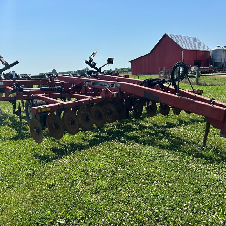 Case IH 730B Ecolo-Tiger Ripper