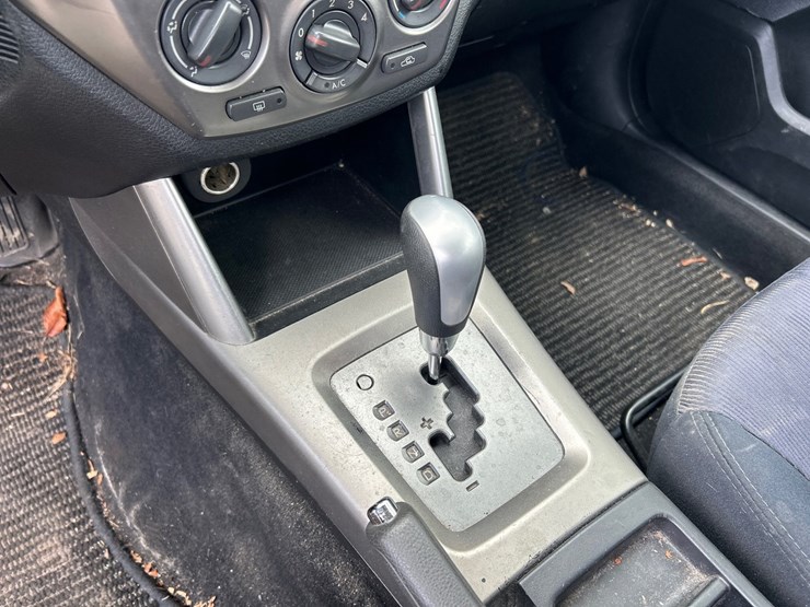 2010-subaru-forester-image-37