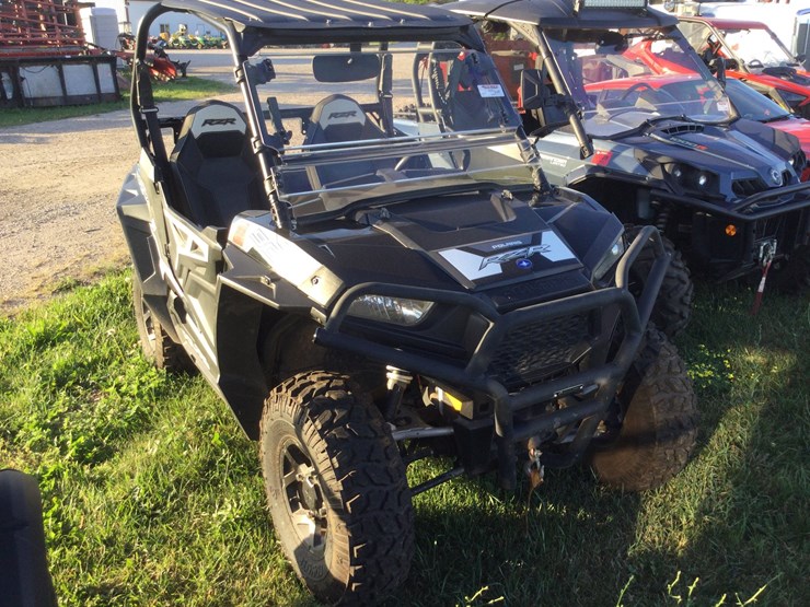 2015-polaris-rzr-900-image-1