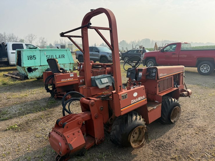 ditch-witch-350sx-image-5