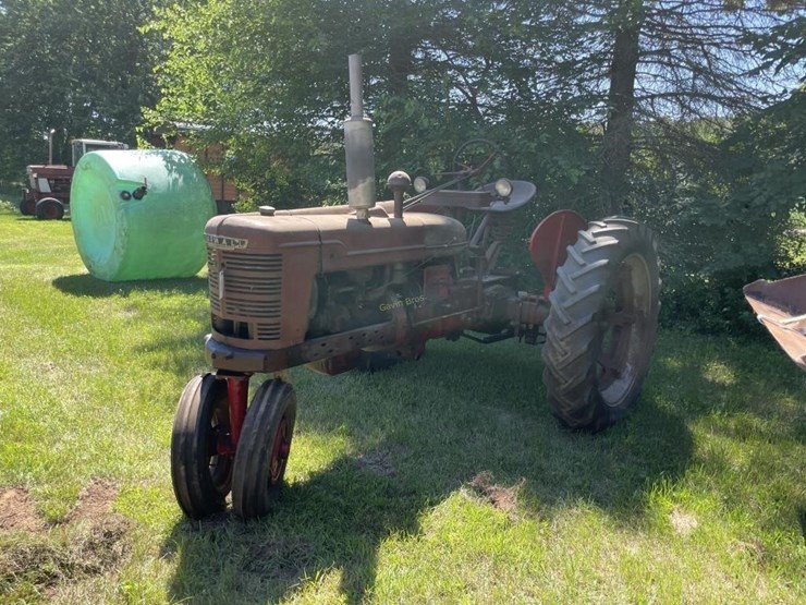 farmall-h-tractor-image-3