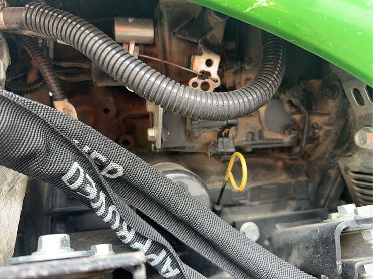 2025-john-deere-2025r-image-26