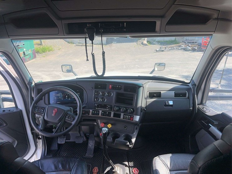 2022-kenworth-t680-image-35