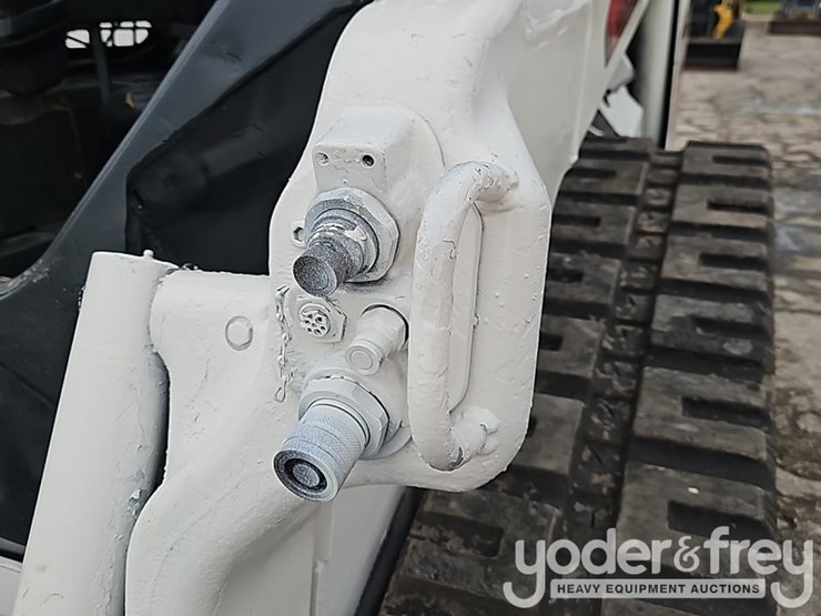 2021-bobcat-t64-image-17