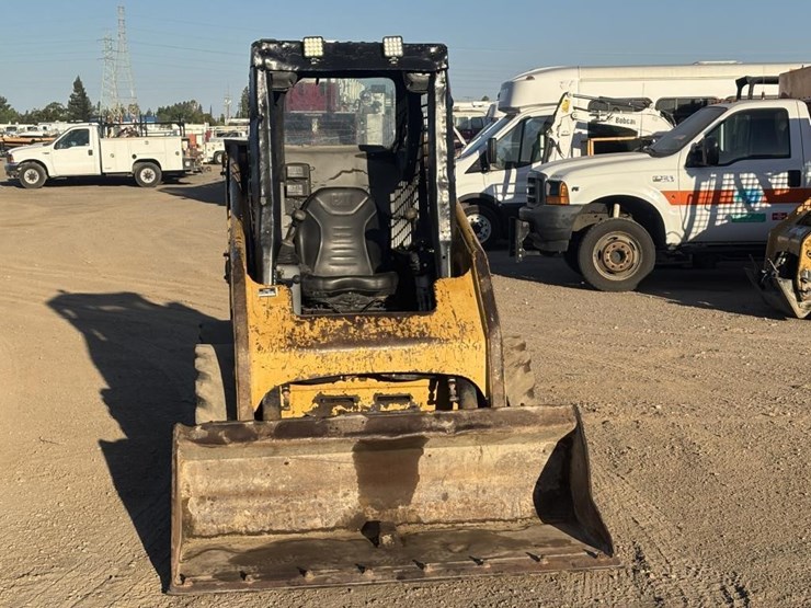 2014-caterpillar-226b3-image-6