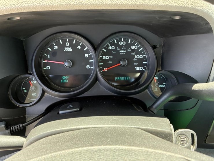 2009-chevrolet-silverado-pickup-truck-image-14