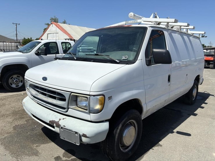 2001-ford-e350-image-1