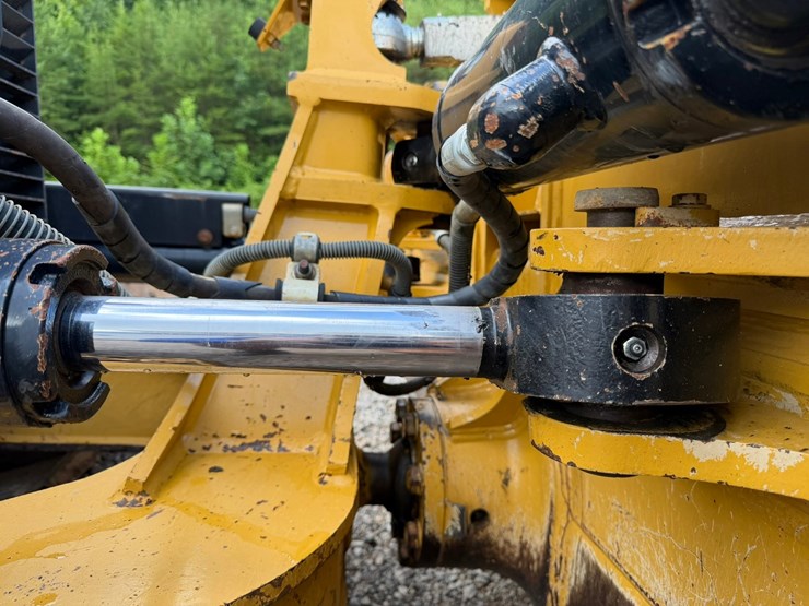 caterpillar-d6k-image-51
