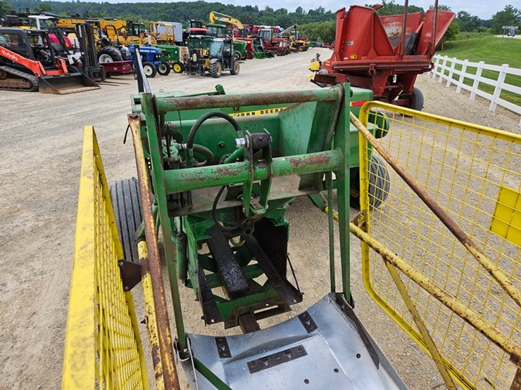 john-deere-336-image-23