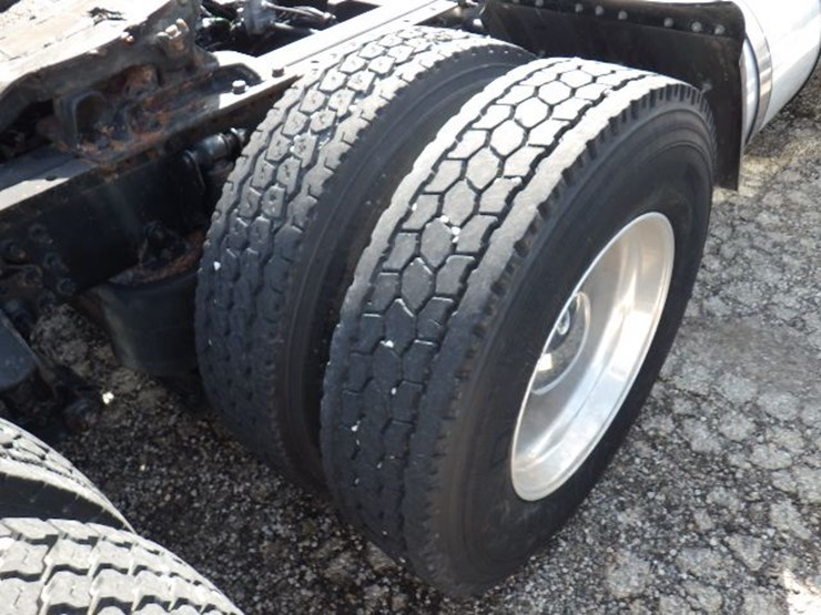 2013-mack-pinnacle-cxu613-image-5